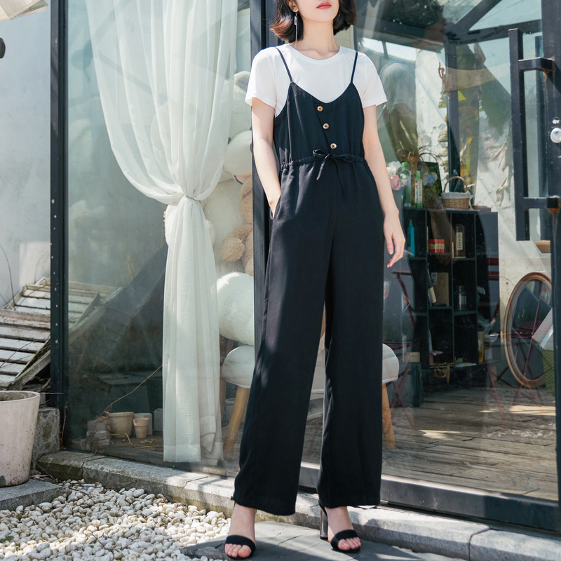 黑色