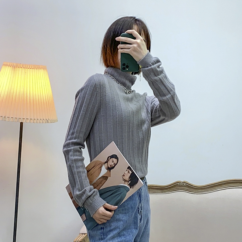 灰色