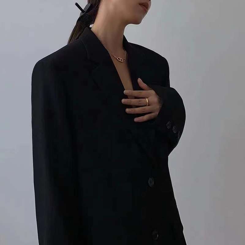 黑色