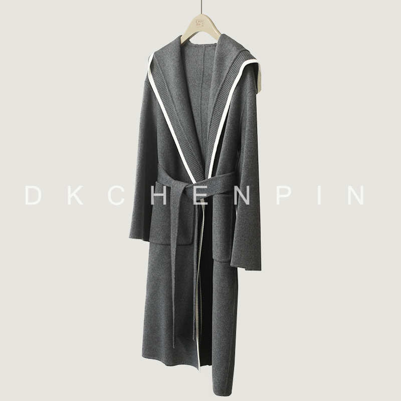 灰色